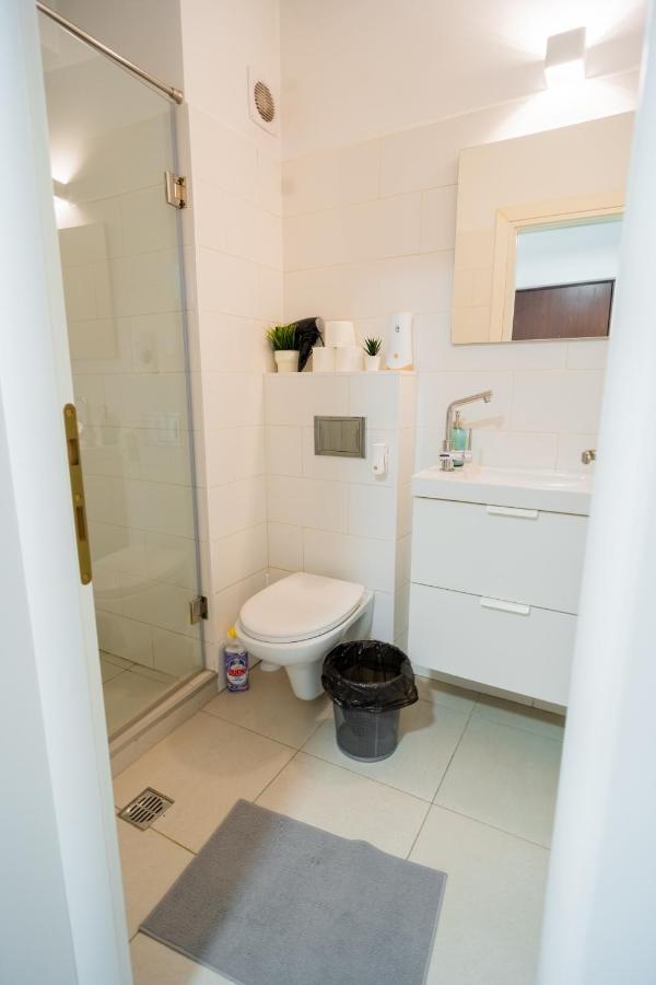 One Bedroom Flat In Bucharest'S Historic District Exterior foto