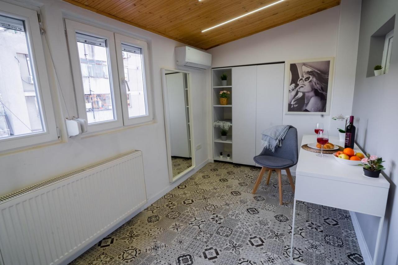One Bedroom Flat In Bucharest'S Historic District Exterior foto