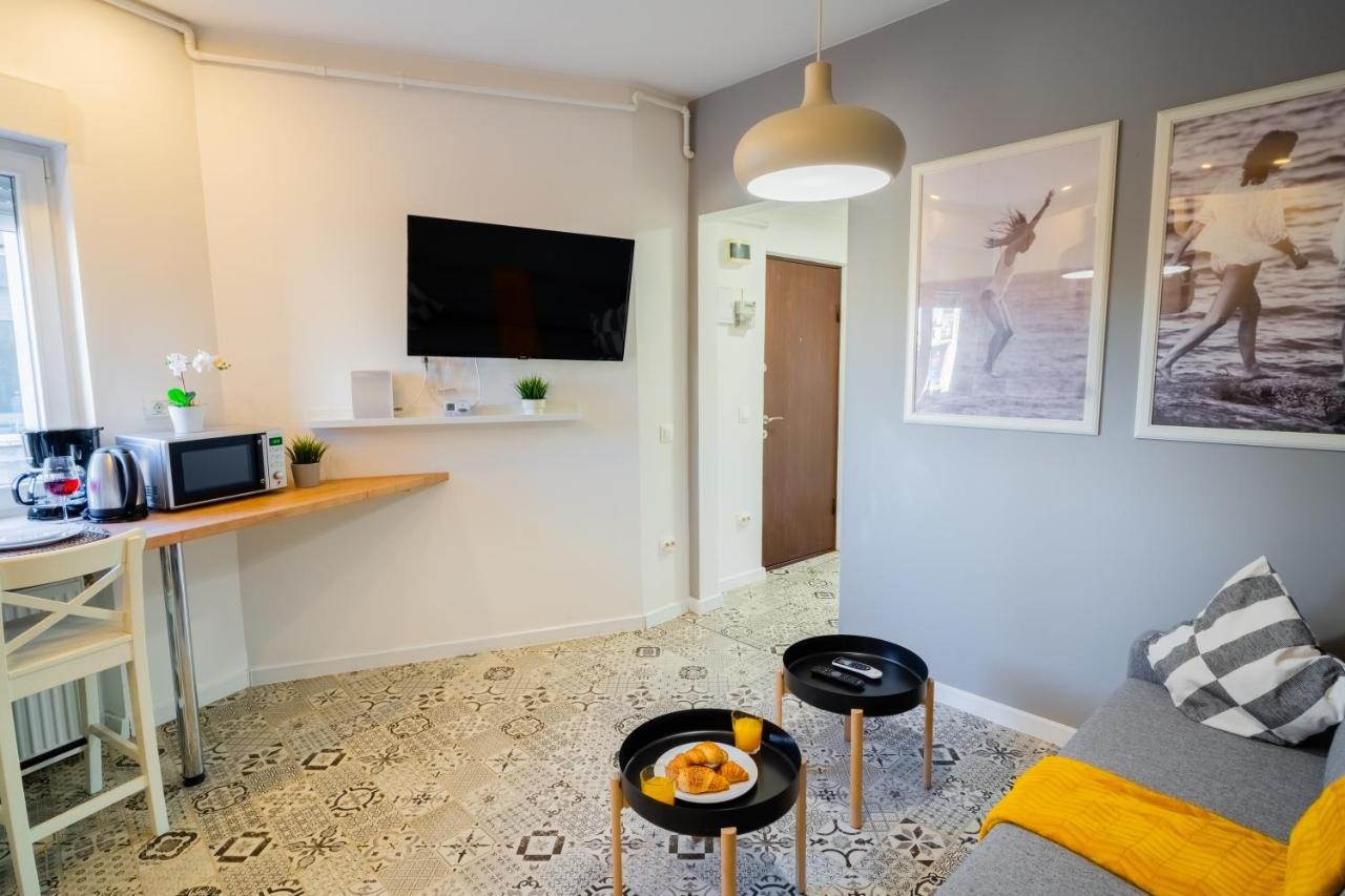 One Bedroom Flat In Bucharest'S Historic District Exterior foto